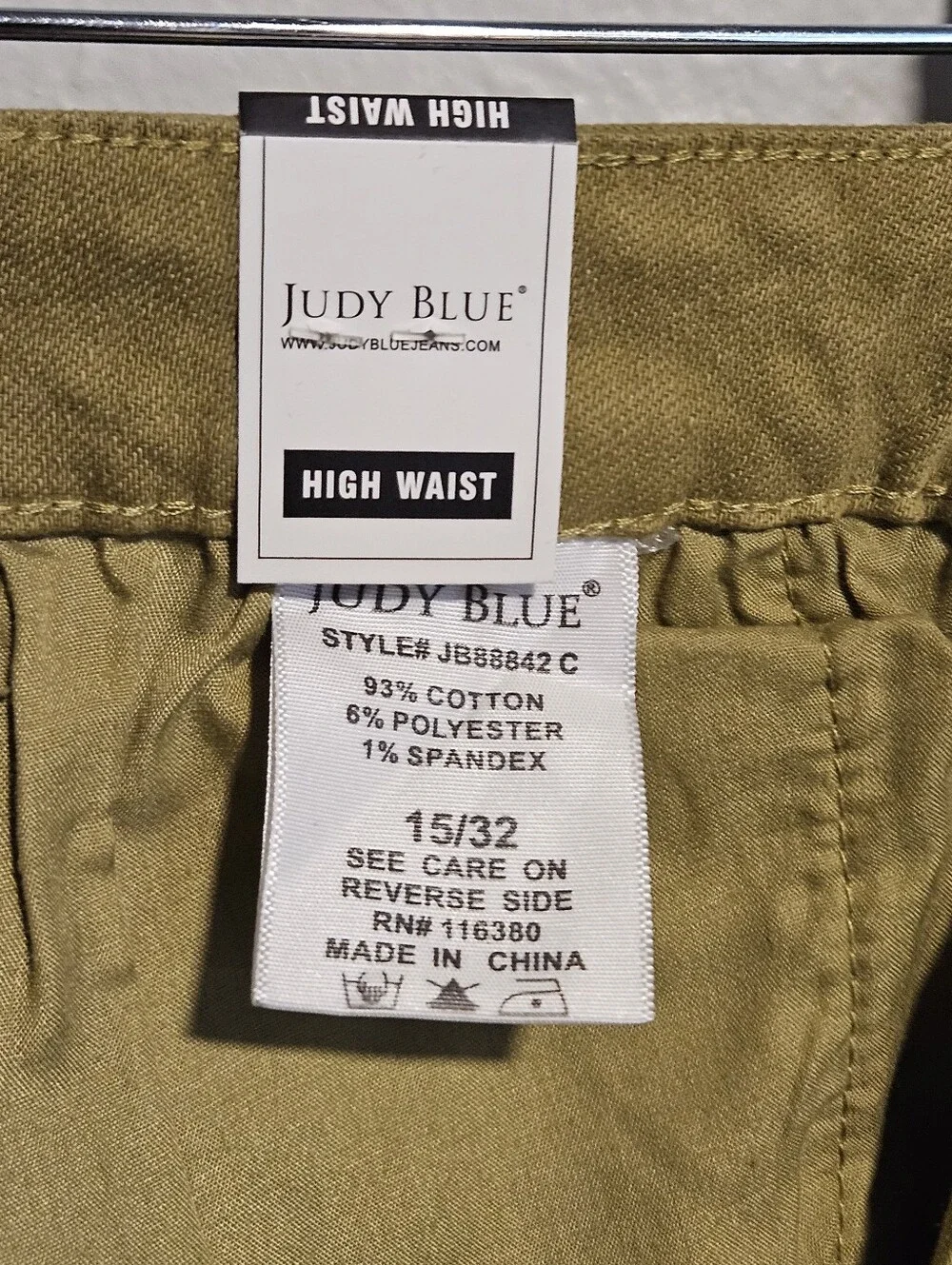 Judy Blue High Rise Cargo Straight-Leg Jean in Matcha Green Size 15/32 NWT - Picture 4 of 14